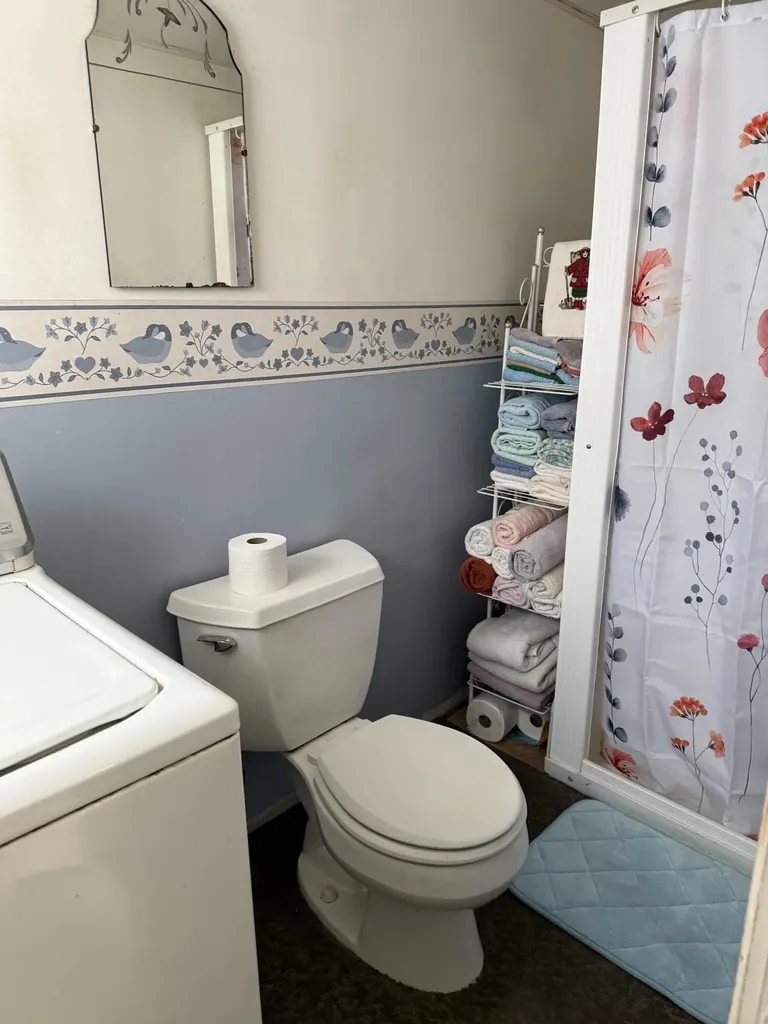 5 Nichol Street Paris ME 04281