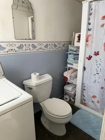 5 Nichol Street Paris ME 04281