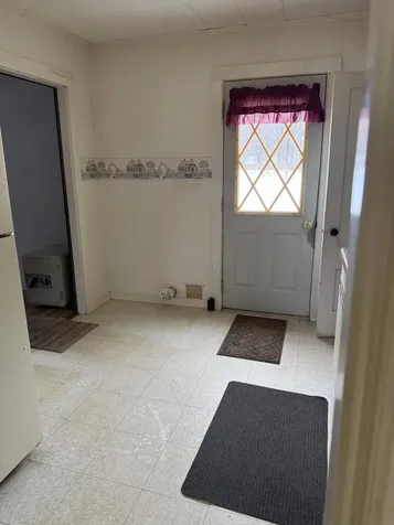 5 Nichol Street Paris ME 04281