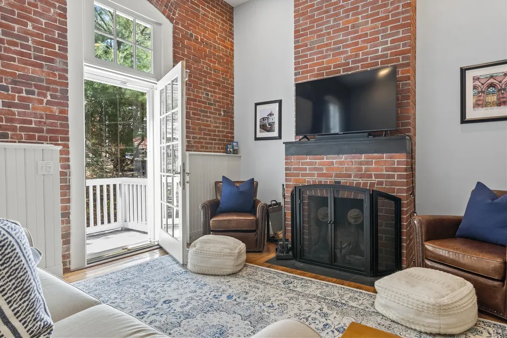 6 Quartermaster Court Portland ME 04109