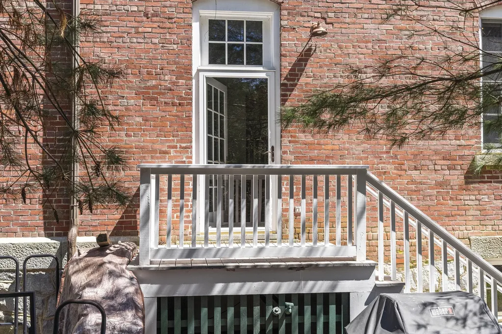 6 Quartermaster Court Portland ME 04109