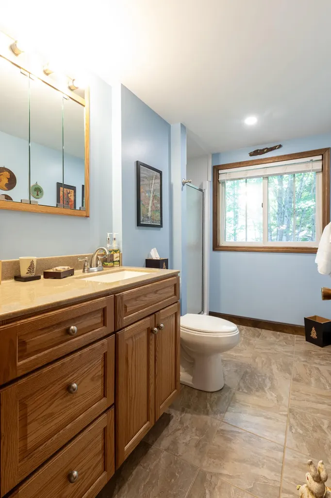 1025 Douglas Drive Northport ME 04849