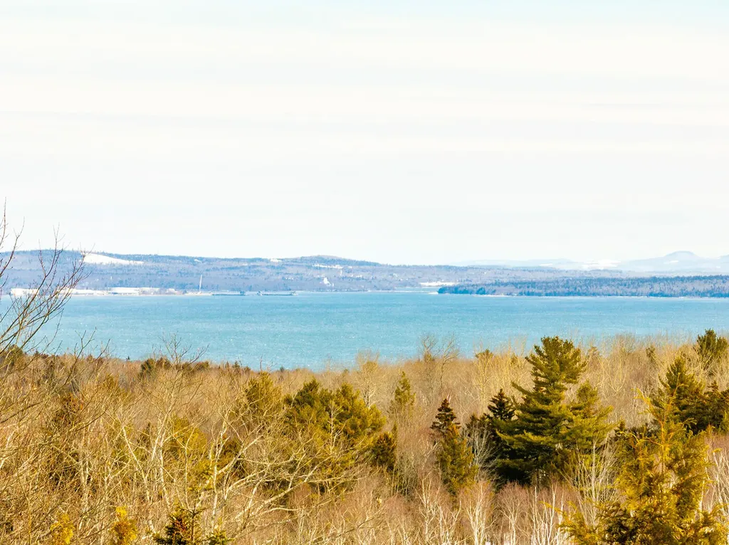 1025 Douglas Drive Northport ME 04849