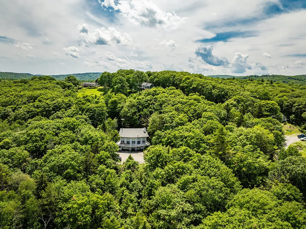 1025 Douglas Drive Northport ME 04849