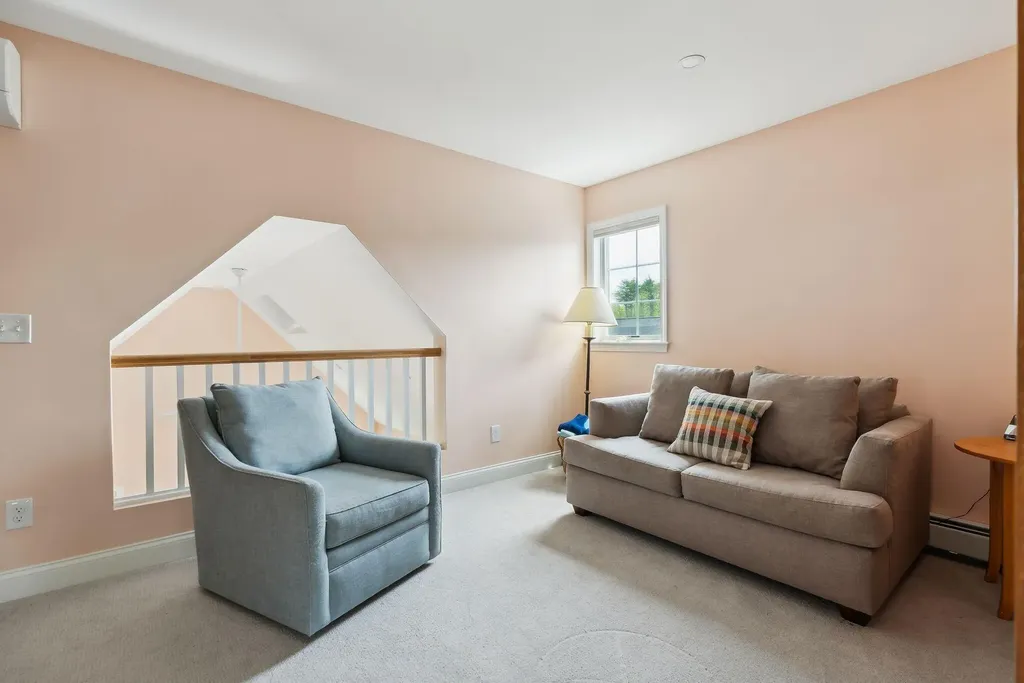 2 Foxglove Way Brunswick ME 04011