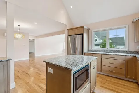 2 Foxglove Way Brunswick ME 04011