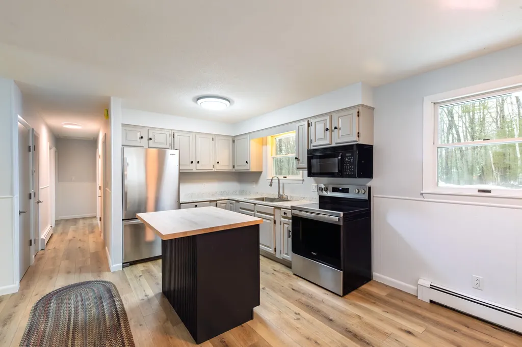 16 Evergreen Estates Road Nobleboro ME 04555