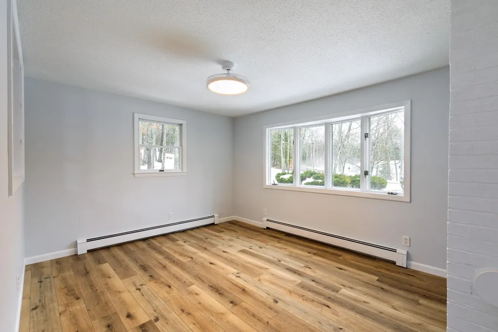 16 Evergreen Estates Road Nobleboro ME 04555