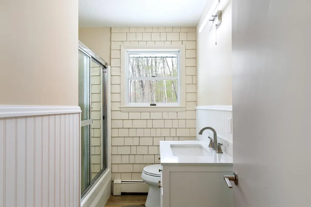 16 Evergreen Estates Road Nobleboro ME 04555