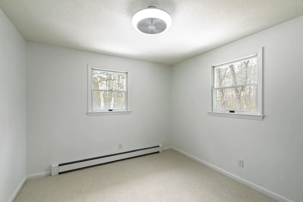 16 Evergreen Estates Road Nobleboro ME 04555