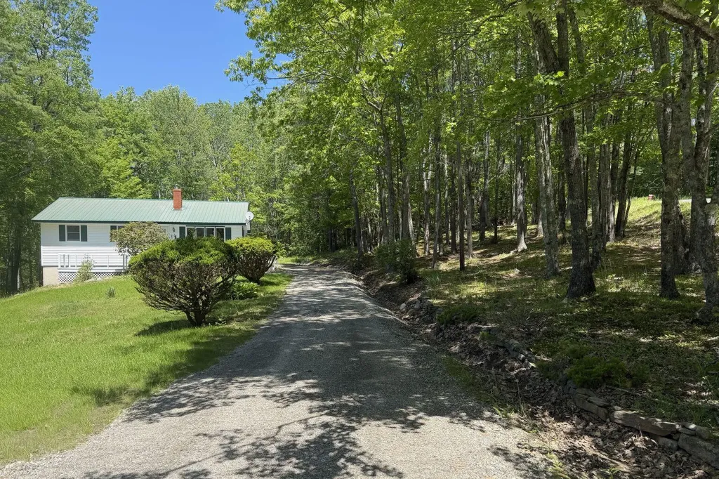 16 Evergreen Estates Road Nobleboro ME 04555