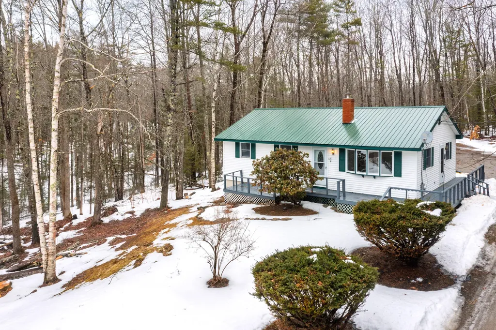 16 Evergreen Estates Road Nobleboro ME 04555