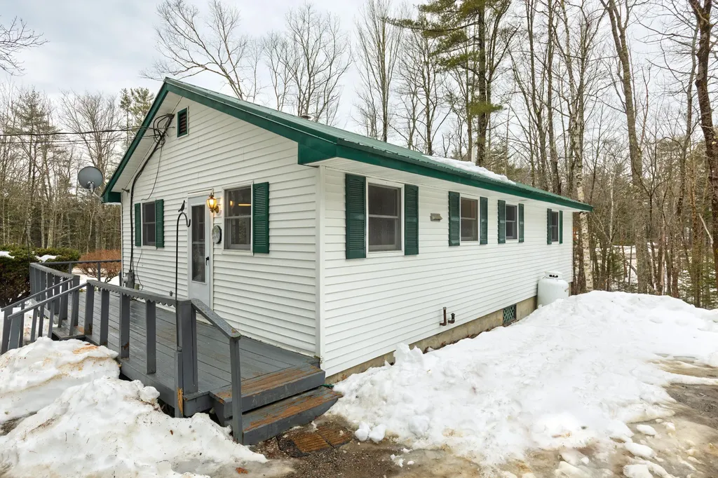 16 Evergreen Estates Road Nobleboro ME 04555