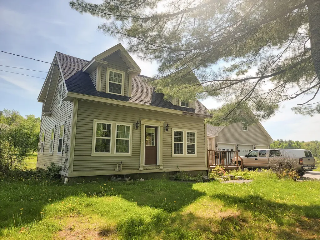 30 Lewis Road Hermon ME 04401