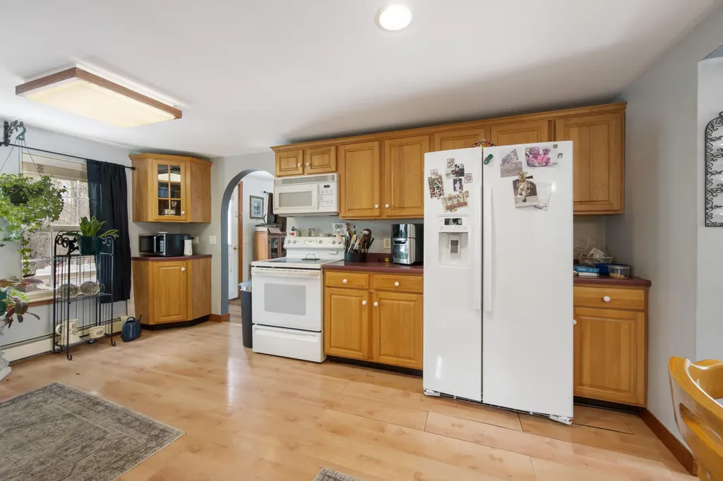 30 Lewis Road Hermon ME 04401