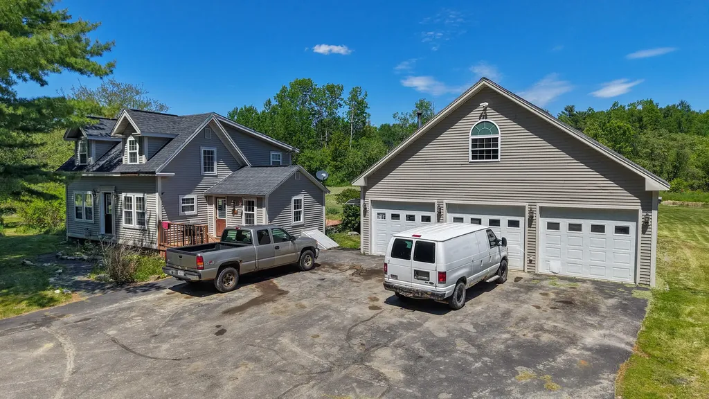 30 Lewis Road Hermon ME 04401