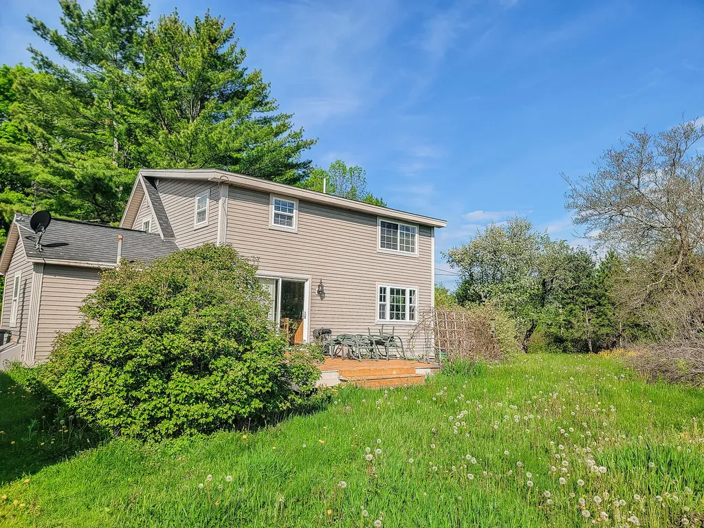 30 Lewis Road Hermon ME 04401