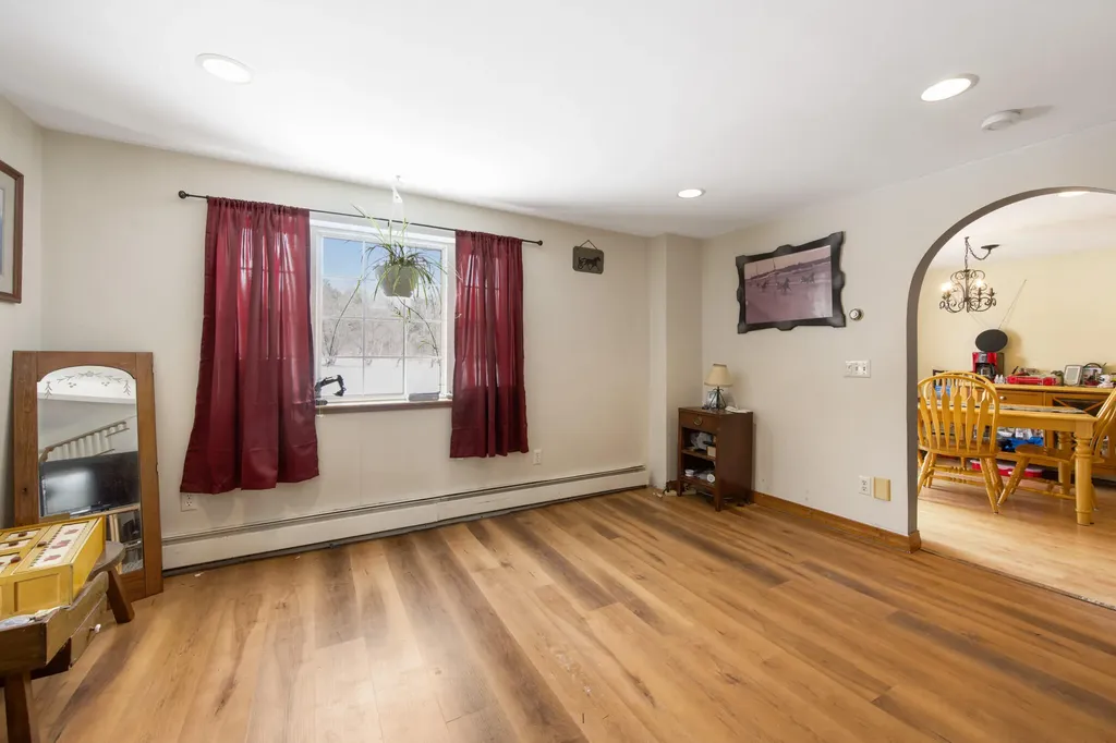 30 Lewis Road Hermon ME 04401