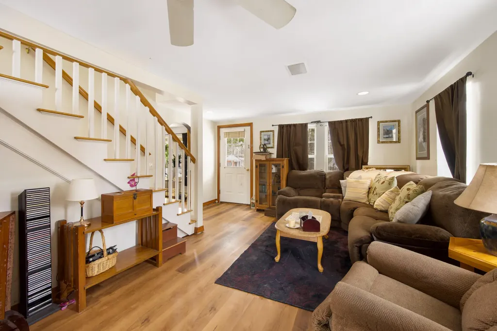 30 Lewis Road Hermon ME 04401