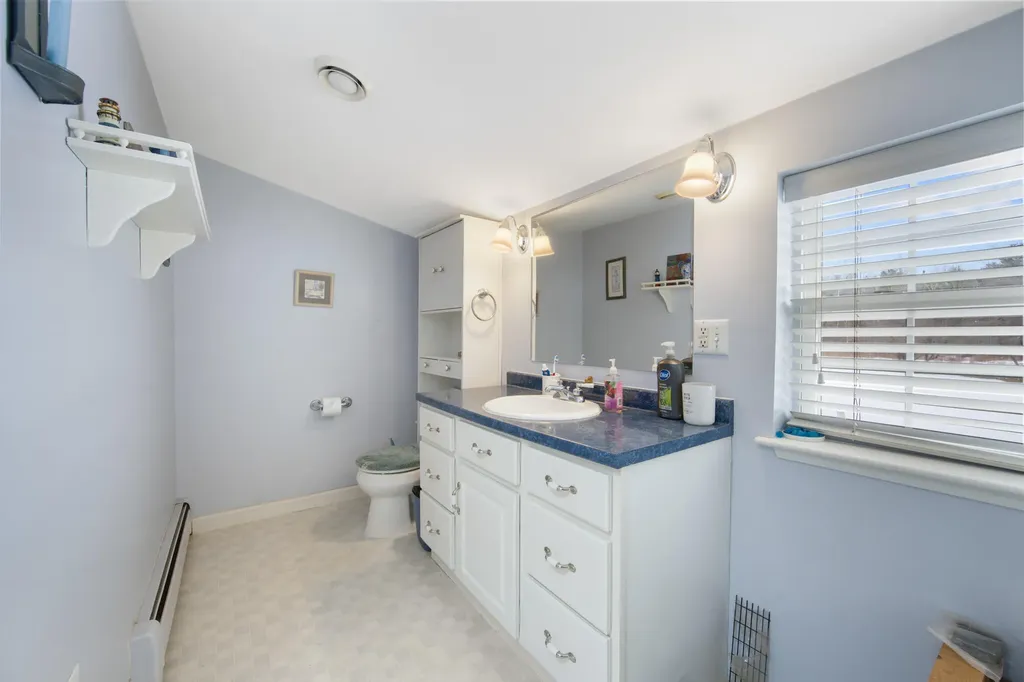 30 Lewis Road Hermon ME 04401