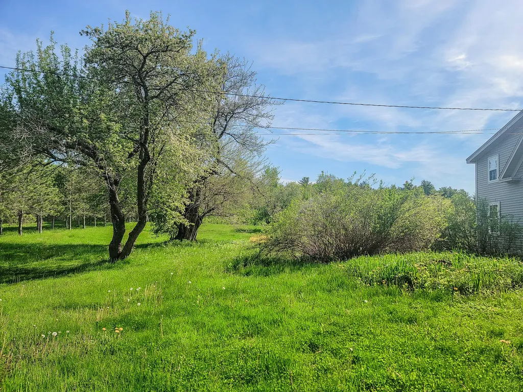 30 Lewis Road Hermon ME 04401