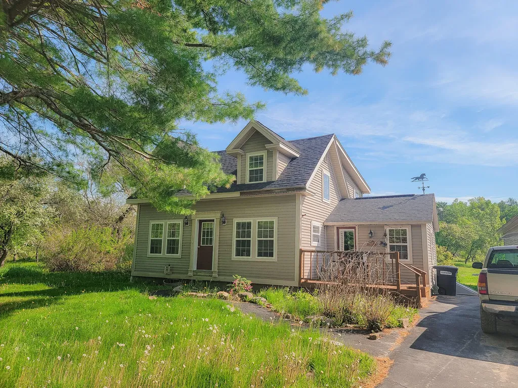 30 Lewis Road Hermon ME 04401