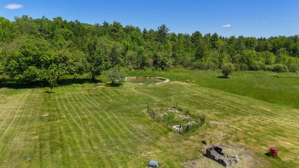 30 Lewis Road Hermon ME 04401