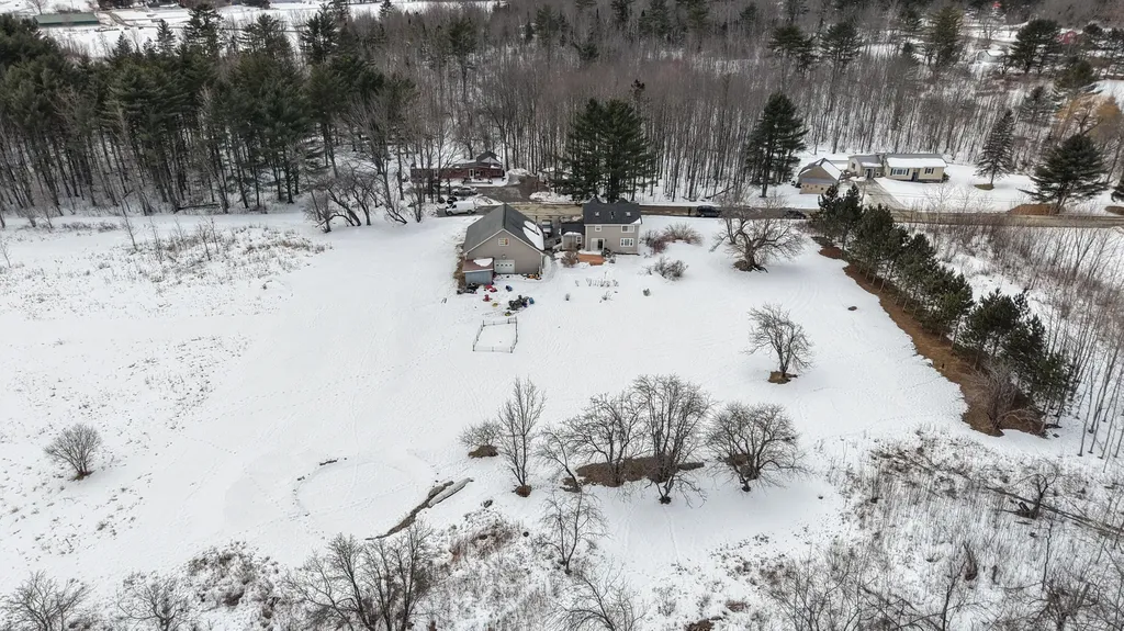 30 Lewis Road Hermon ME 04401