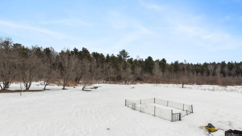 30 Lewis Road Hermon ME 04401