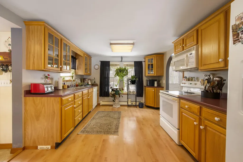 30 Lewis Road Hermon ME 04401