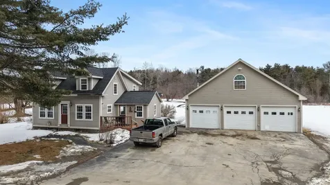 30 Lewis Road Hermon ME 04401