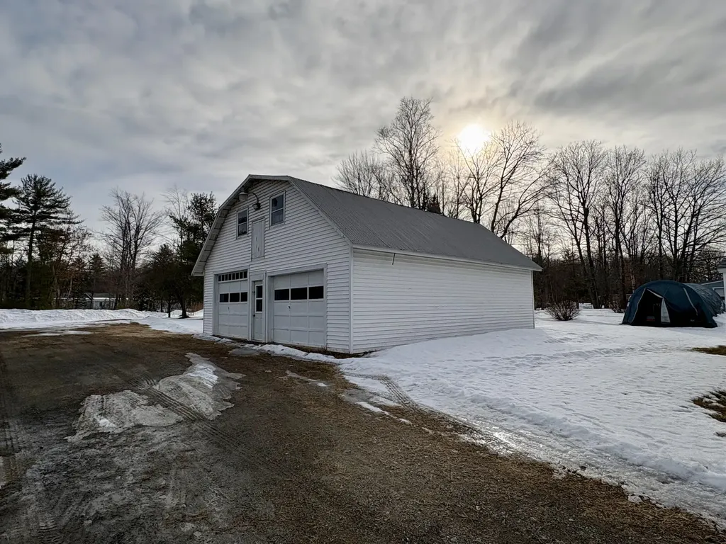 16 Lagrange Road Howland ME 04448