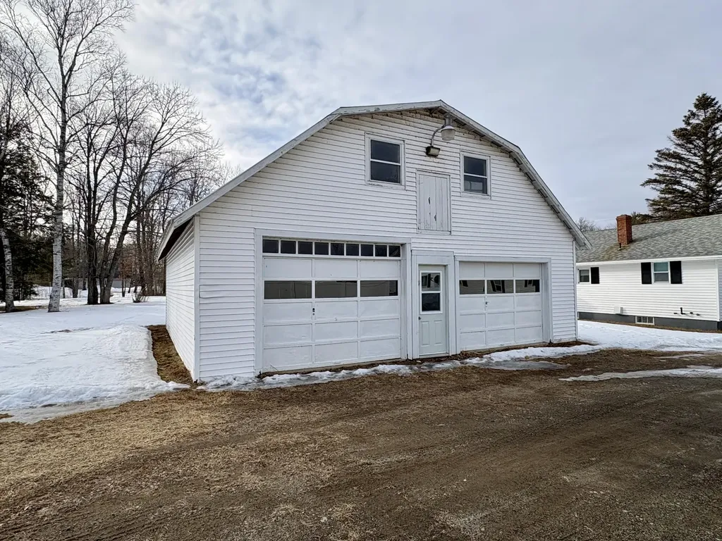 16 Lagrange Road Howland ME 04448
