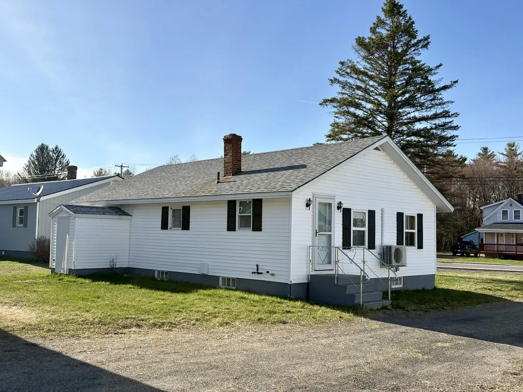 16 Lagrange Road Howland ME 04448