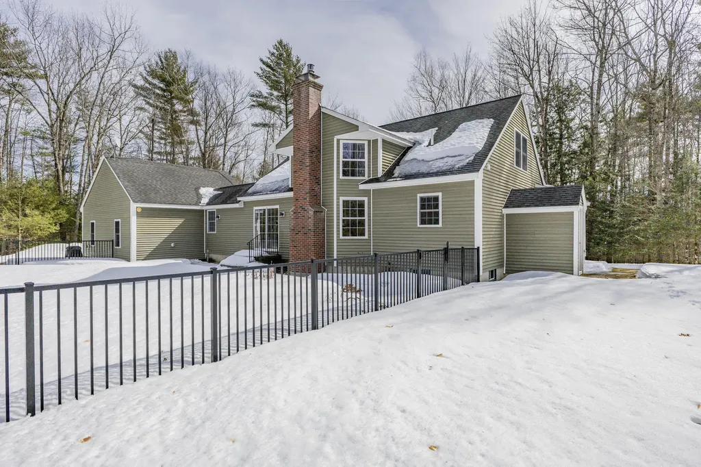 38 Heather Lane Hollis ME 04042