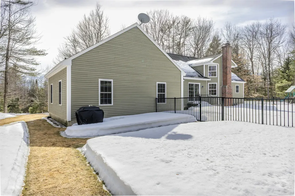 38 Heather Lane Hollis ME 04042