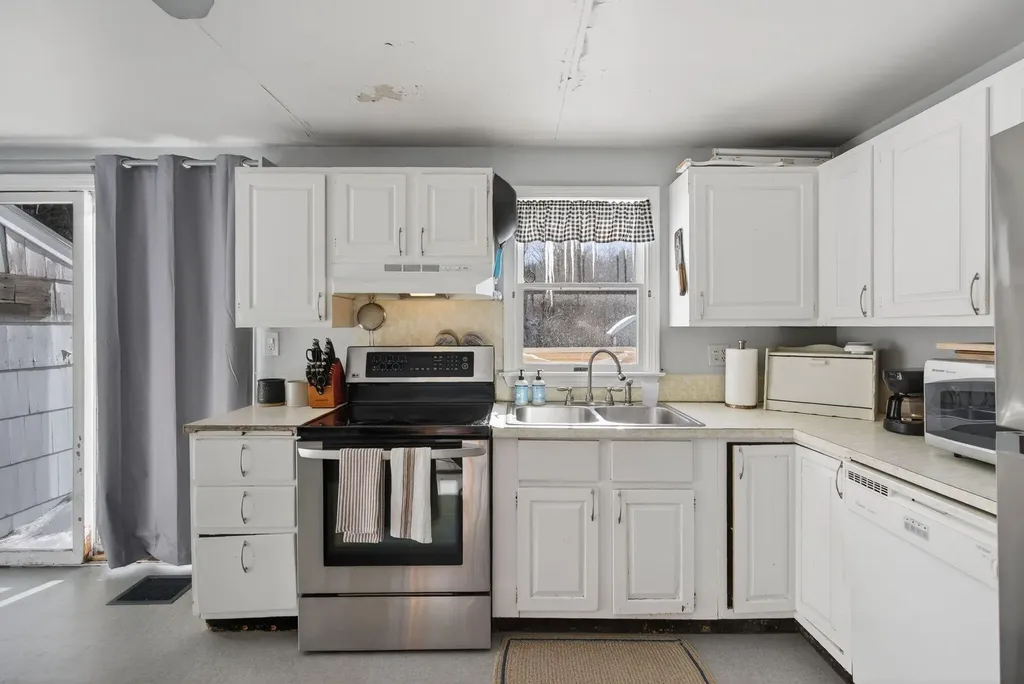 127 Wildes District Road Kennebunkport ME 04046