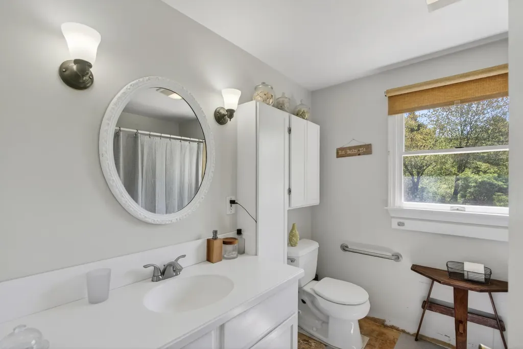 127 Wildes District Road Kennebunkport ME 04046