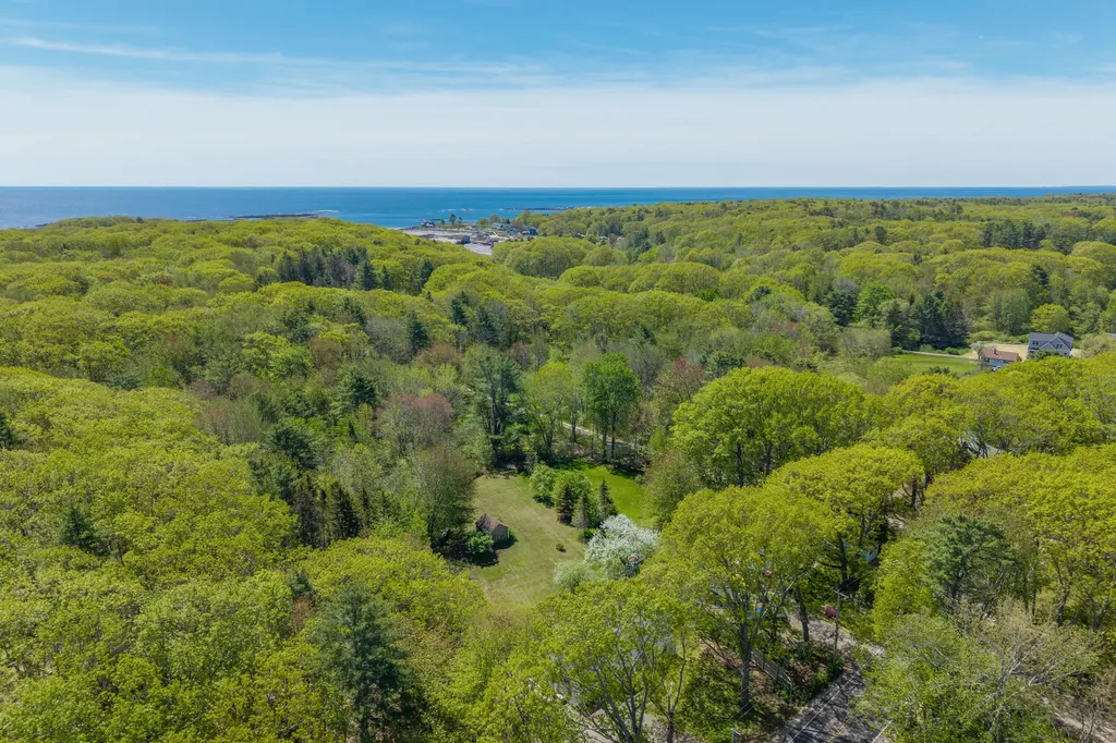 127 Wildes District Road Kennebunkport ME 04046
