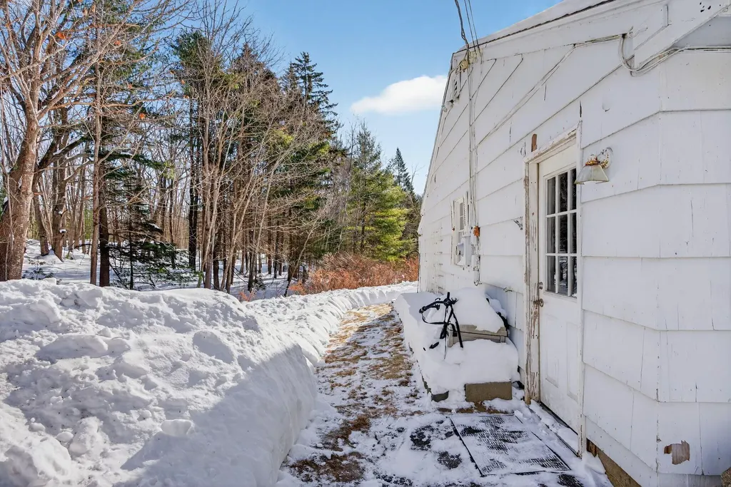 127 Wildes District Road Kennebunkport ME 04046