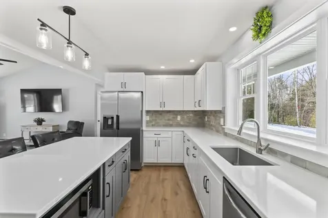 7 Mavis Drive Turner ME 04282