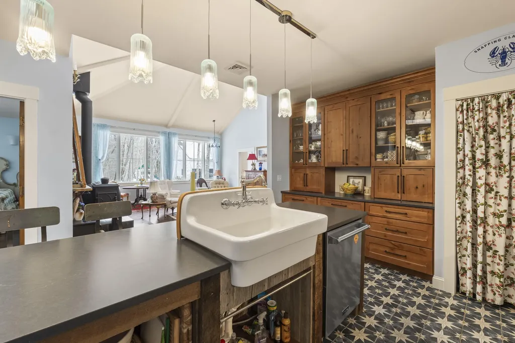 10 Blueberry Lane Kittery ME 03904