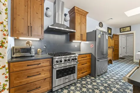 10 Blueberry Lane Kittery ME 03904