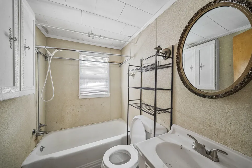 43 Westwood Avenue Millinocket ME 04462