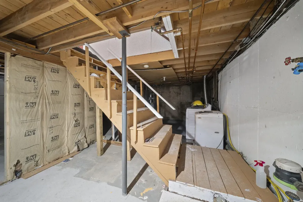 43 Westwood Avenue Millinocket ME 04462