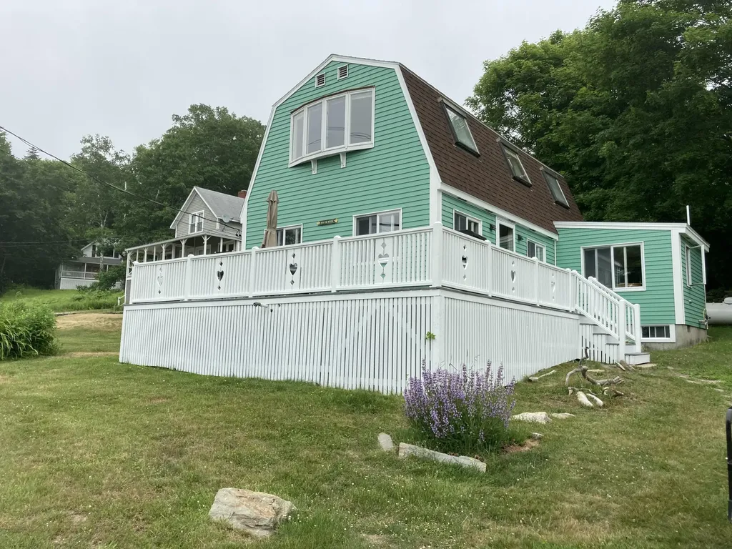 919 Island Avenue Long Island ME 04050