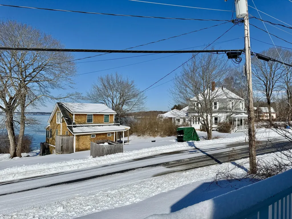 919 Island Avenue Long Island ME 04050