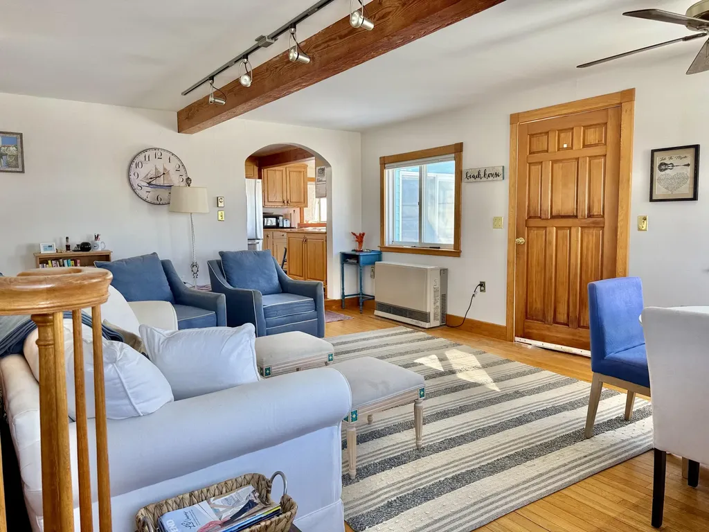 919 Island Avenue Long Island ME 04050