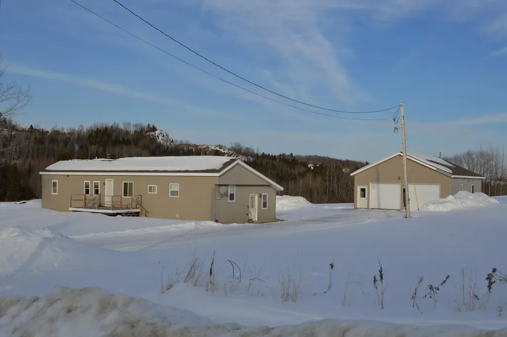 48 Thibeault Road New Canada ME 04743