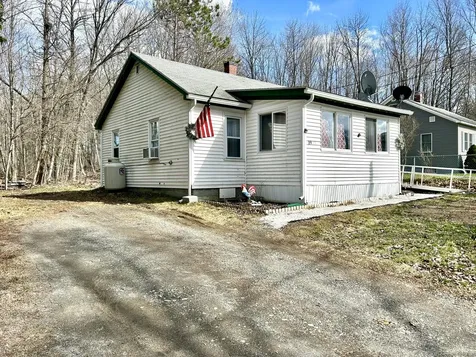 19 Elm Street Dexter ME 04930